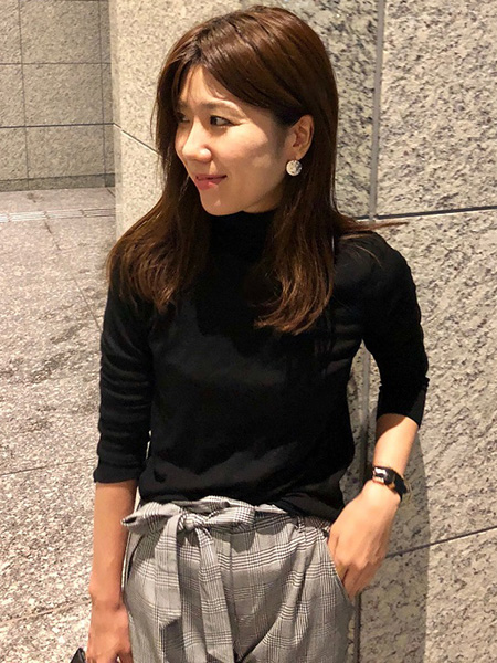 読者モデルの仕事服 Zaraのグレンチェックパンツで辛口コーデ Oggi Jp Oggi Jp