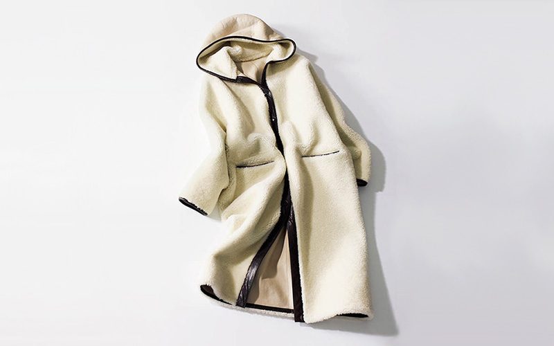 大人の白 を体現した注目ブランドの エブール のコート Oggi的名品
