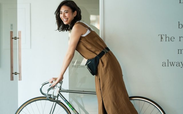 ルーニィ 涼しげリネン混ワンピースを着回し ストレスフリーなリラックスコーデ Oggi Jp Oggi Jp