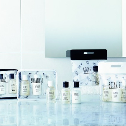あの【BOTANIST】がコンビニ初登場！ 旅行に最適なミニボトル＆ポーチ