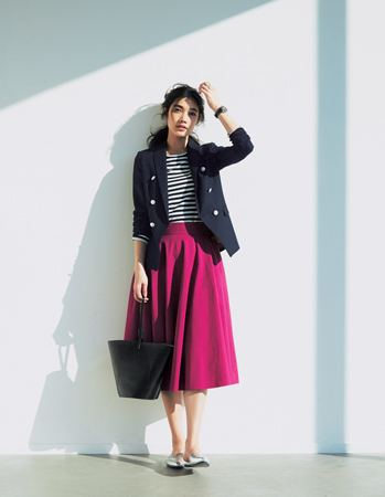 憧れの【ピンクフレアスカート】をうまく着こなす配色があります | Oggi.jp