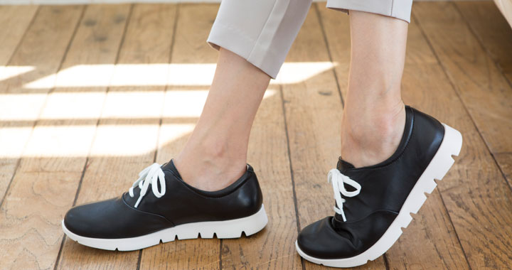 スマホとほぼ同じ重さのスニーカーが 通勤靴に超便利 Oggi Jp Oggi Jp
