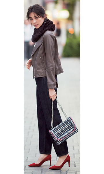 ブルゾンコーデ選 レディース 黒 グレー ネイビー ベージュのカラー別ブルゾンファッションをご紹介 Oggi Jp Oggi Jp