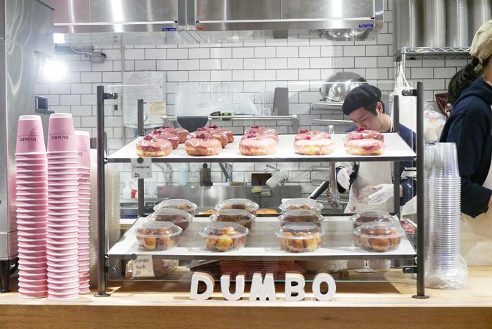 DUMBO Doughnuts and Coffee アソビル店