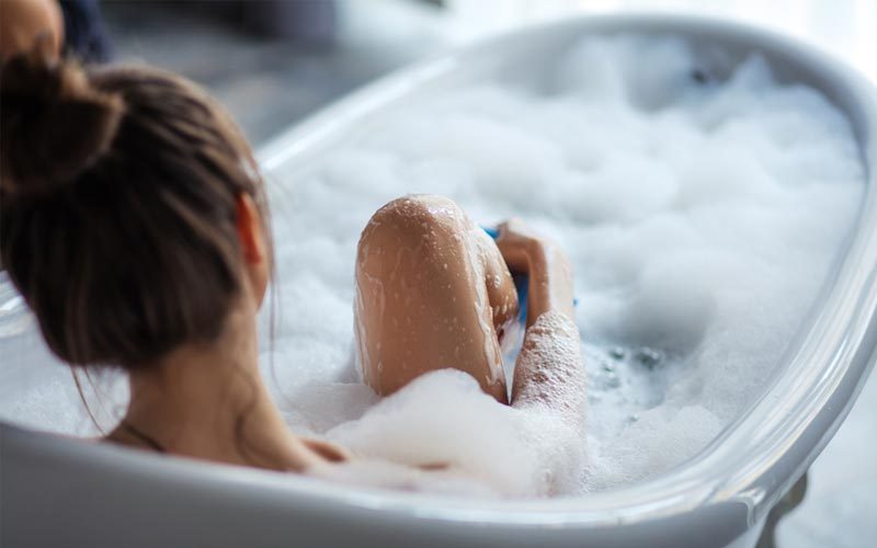 女医が回答 むくみは顔や脚だけじゃない 身体のあそこもむくみます 対策はお風呂で Oggi Jp