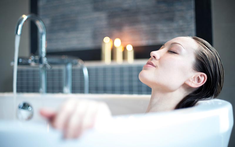 朝風呂 の効果って メリットやデメリット 専門家推奨の正しい入浴方法 Oggi Jp Oggi Jp