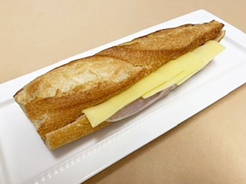 【メゾンカイザー】ハムとエメンタールチーズのサンド