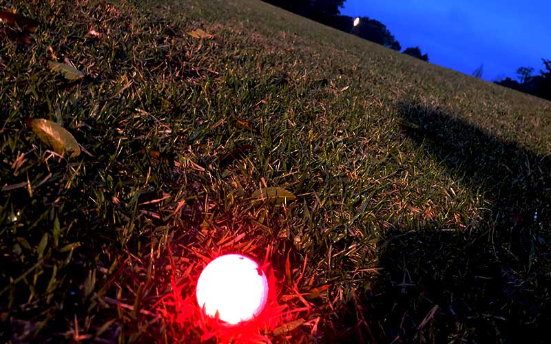 LEDで光るピカピカゴルフボール