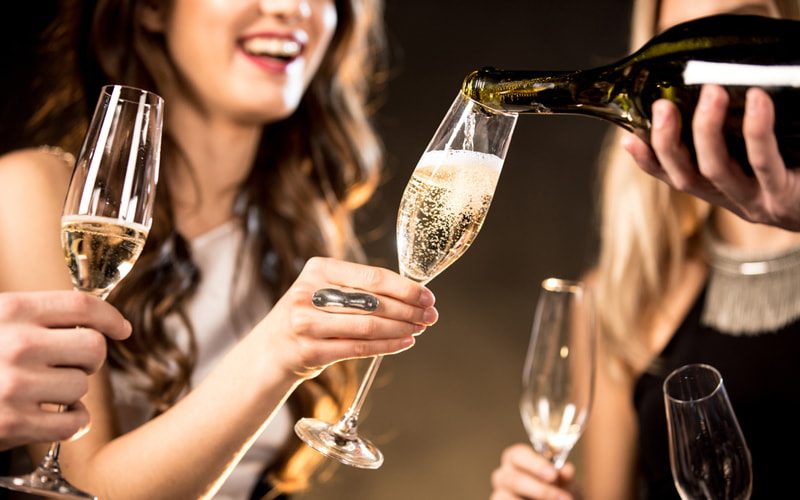 働く女子におすすめのスパークリングワインは シャンパンとの違い 保存方法まで教えます Oggi Jp