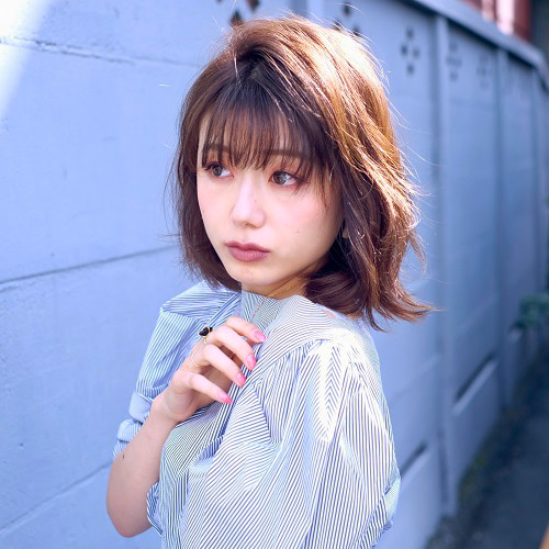 お呼ばれ にもok ボブでもできる 簡単ゆるふわ巻き 髪のプロ直伝 お仕事ヘアアレンジ Oggi Jp Oggi Jp