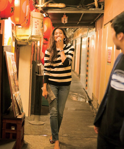 コートの中はどんな着こなし 冬のデニムコーデ29選 あたたかく おしゃれな4アイテムを確認 Oggi Jp Oggi Jp