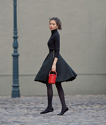 黒スカートと相性がいい冬コーデは メリハリある着こなしを楽しむおすすめ23選 Oggi Jp Oggi Jp