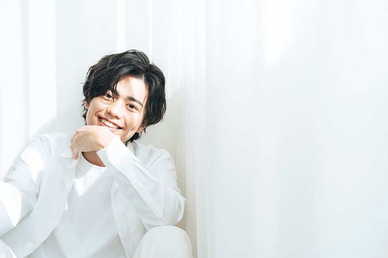 笑顔の男性