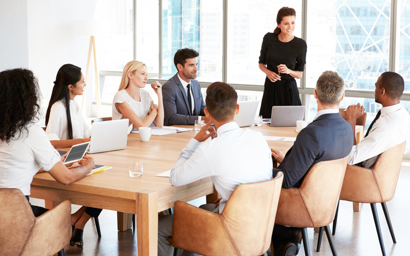 社会人なら知っておきたい ネイティブが話す会議での定番フレーズ ビジネス英語 Oggi Jp Oggi Jp