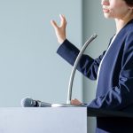 千里の道も一歩から」はどういう意味？ 由来や類義語、英語表現