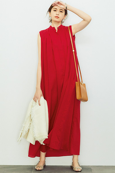 赤スカート（ワンピース）×白ストール