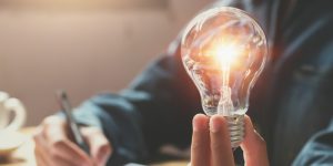 「戒め」の意味や使い方とは? 類語や英語表現もまとめてご紹介 | Oggi.jp