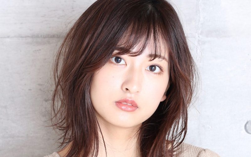 大人ミディアムのおすすめヘアスタイル集 ストレートもパーマも注目は ひし形 くびれ にあり Oggi Jp