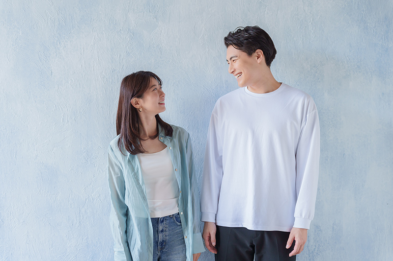 笑顔のカップル・夫婦