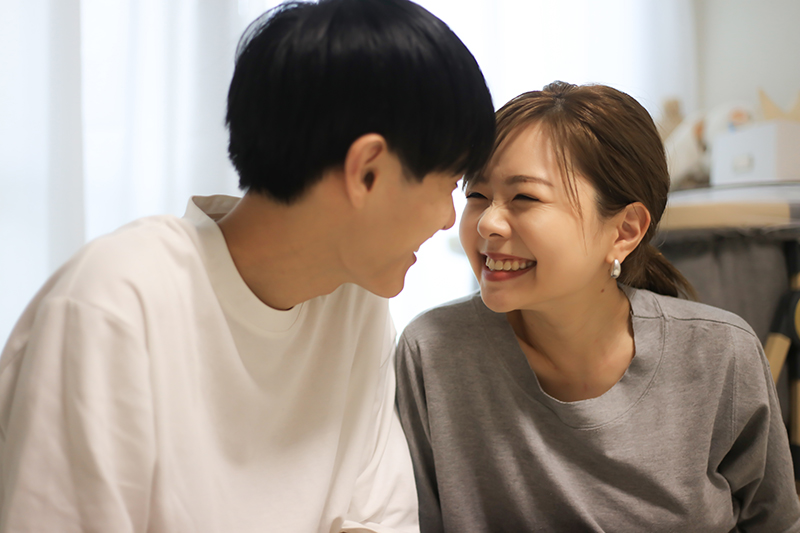 笑顔のカップル・夫婦