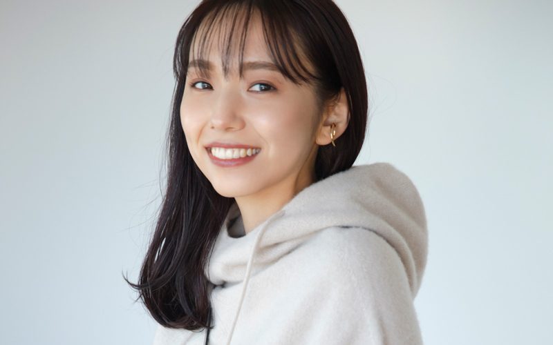 乃木坂46新内眞衣 冬の鉄板 ニットワンピース はカジュアルなフードタイプが新鮮 Oggi Jp