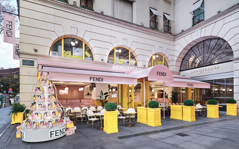 日本初上陸 フェンディ カフェ がアニヴェルセルカフェに期間限定オープン フェンディ ローマ の世界観の中 特別なメニューを提供 Oggi Jp Oggi Jp