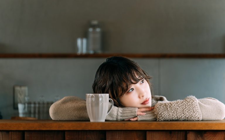 「恋に恋する」女子の本音【100人調査】本当の恋との違いは？ エピソードをまとめました | Oggi.jp