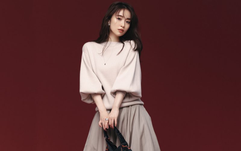 22年 ピンクベージュコーデおすすすめ 挑戦したい注目の着こなし Oggi Jp