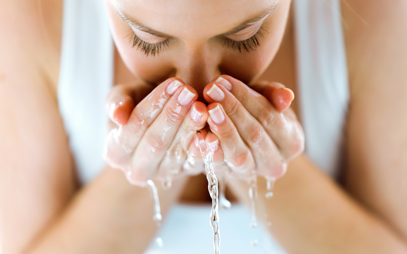 「洗顔後に冷水で引き締める」は意味なし！
