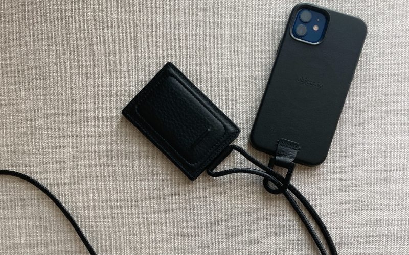 【一体型タイプ】オブジェクツ・アイオー｜レザーストラップ + iPhoneケースセット - ブラック
