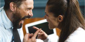 「敵愾心」の意味や読み方とは? 類語や使い方、例文についても解説 | Oggi.jp