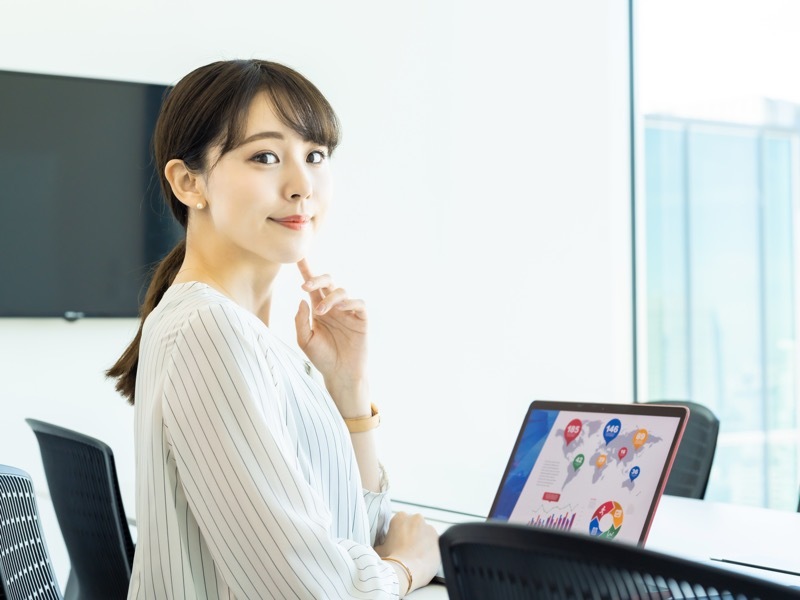 笑顔の女性