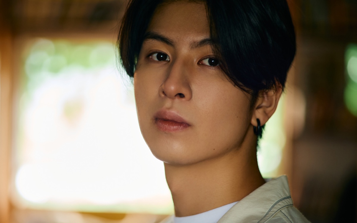 【出回り無し】長谷川慎 クッション fears 背面 後ろ姿 レア シクレ 出回り無し】長谷川慎 クッション fears 背面 後ろ姿 レア