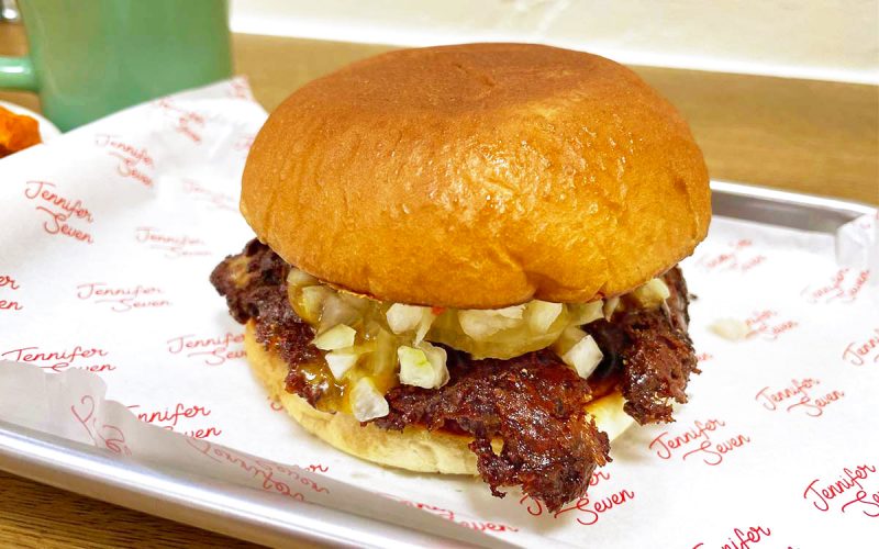 秘密のバーガーショップ 話題沸騰 食べるべきハンバーガーなら原宿のココ ジェニファーセブン Oggi Jp