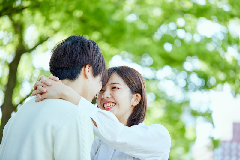 女性が「おでこにキス」をするのはどんなとき？