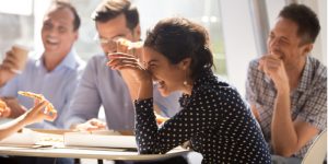 「笑い方」で性格がわかるってホント？ 男性が可愛いと思う笑顔のポイントを紹介 | Oggi.jp