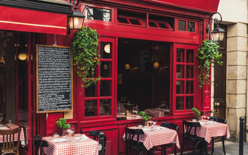 ビストロ ってどんな意味 バルとの違いやデートでの使い方を紹介 Oggi Jp