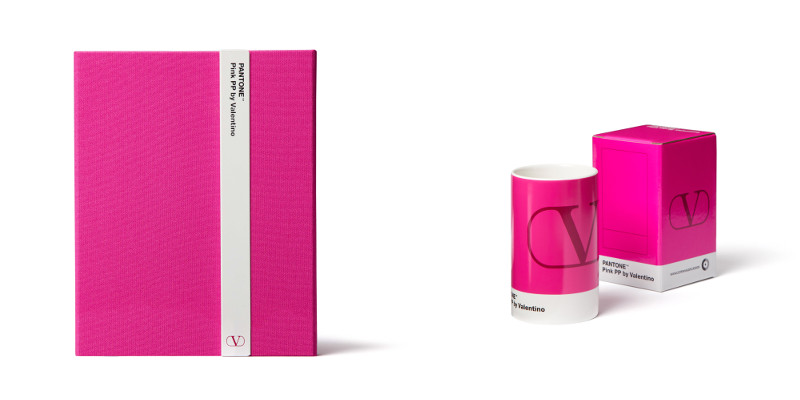 ヴァレンティノの「特別なピンク」に染まったノートや傘、キーチェーン