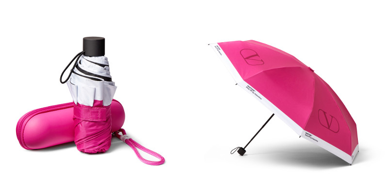 ヴァレンティノの「特別なピンク」に染まったノートや傘、キーチェーン 
