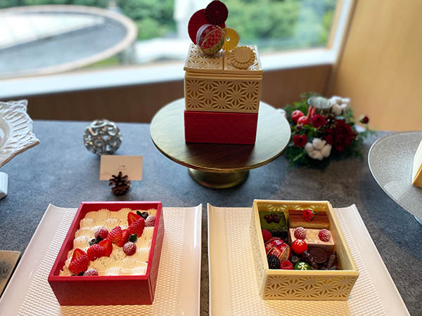 「ホテル雅叙園東京」の2022年クリスマスケーキ「玉手箱」