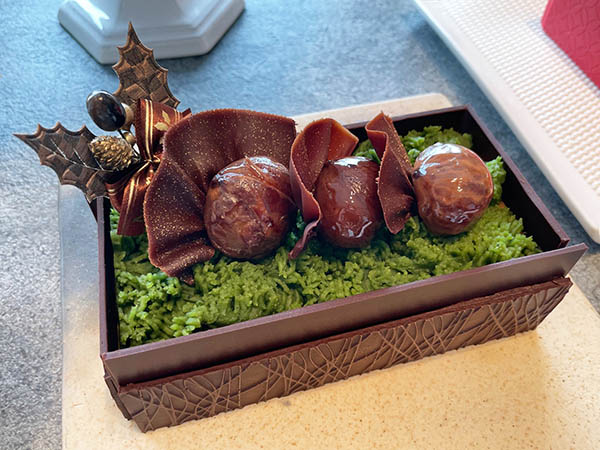 「ホテル雅叙園東京」の2022年クリスマスケーキ「抹茶栗のモンブラン」