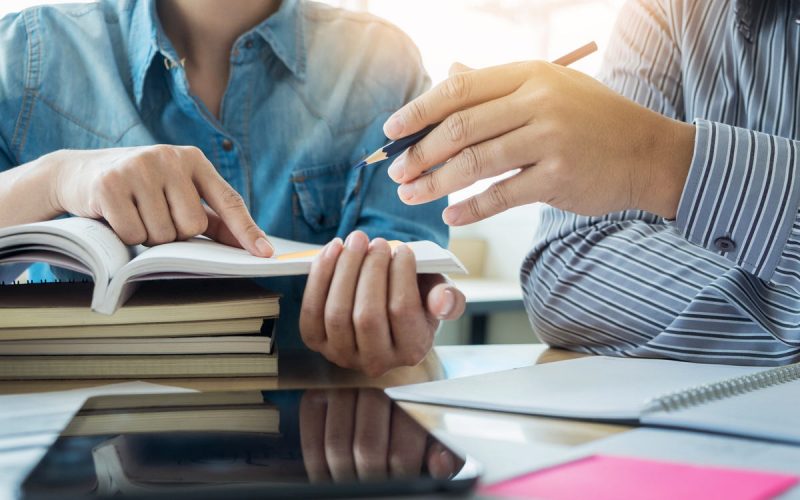 教養 を身につけてより豊かな人生を送ろう メリットや方法について解説 Oggi Jp