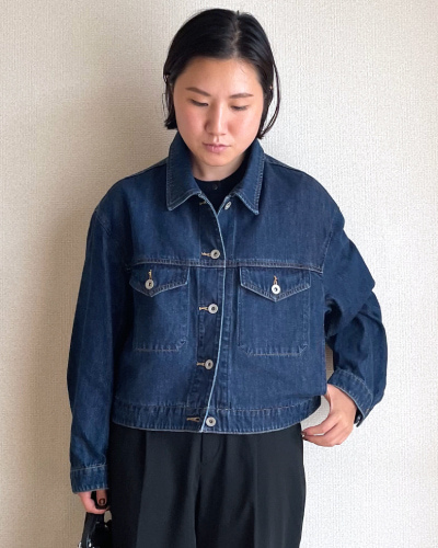 スタイリストが驚いた【ユニクロ】絶妙デザインのデニムジャケット