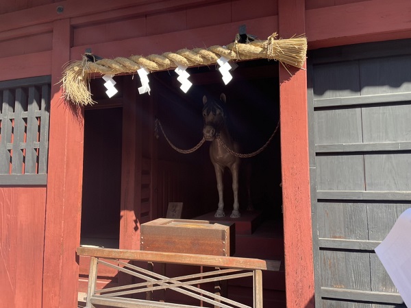 静岡浅間神社の叶え馬