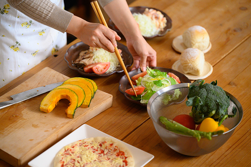 ご飯を作る手元のアップ