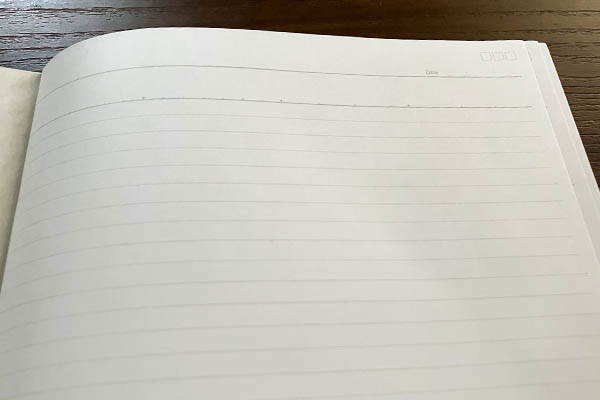ダイソーの「書きやすいノート」