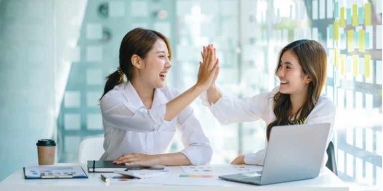 感謝の言葉とは？ 名言やことわざ、心に響く短い表現を紹介【キャリアコンサルタント監修】 | Oggi.jp