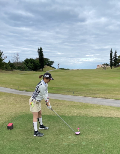 PGMゴルフリゾート沖縄でプレーする井口さん