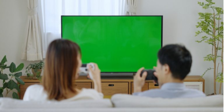 「見る」と「観る」の違いとは? 使い分けや他の「みる」についても解説 | Oggi.jp