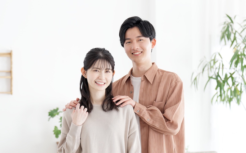 男性が肩を抱くときの心理とは？